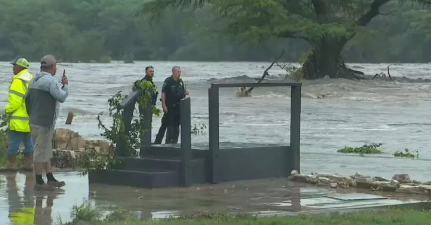 Përmbytje në Teksas, raportohet për disa persona të vdekur dhe të zhdukur, mes tyre edhe fëmijë