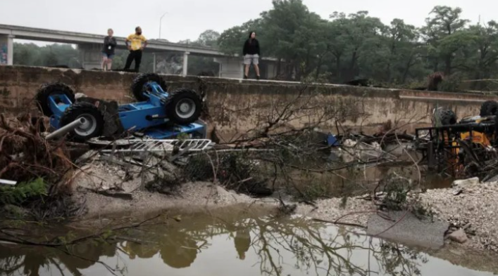 Përmbytjet në Teksas, shkon në 27 numri i viktimave
