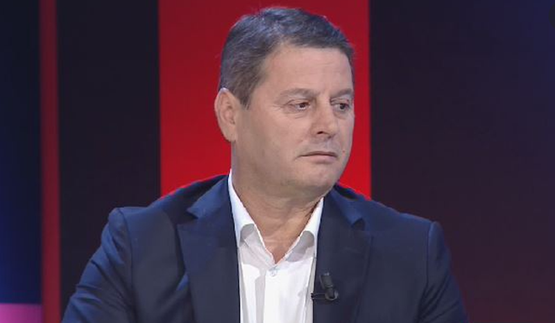 Pjerin Ndreu ironizon partitë e vogla: Janë si futbollistët e Kombëtares, e nisin si talente dhe përfundojnë pa ekip