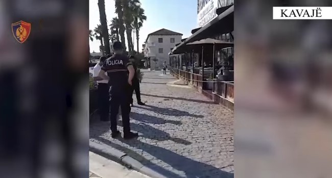 “Plazhi i lirë”/Zunë hapësirat publike për aktivitet ekonomik, procedim 2 personave