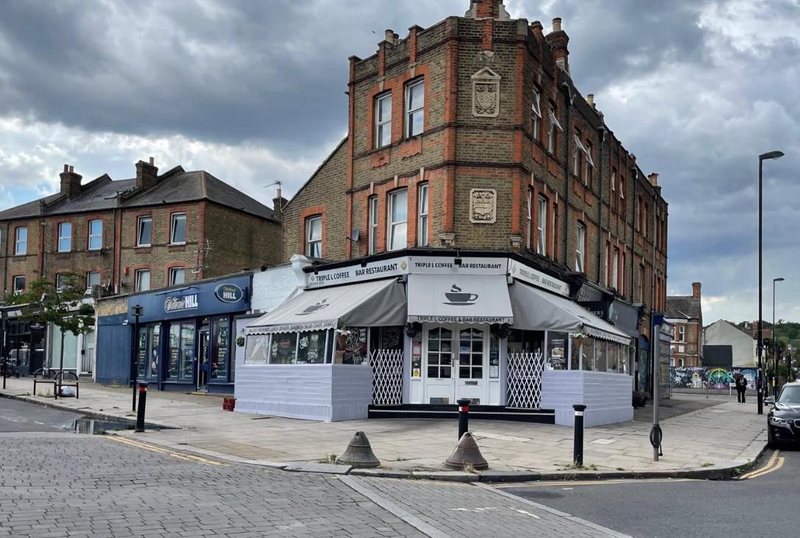 “Po këtë në Londër, shqipot e kanë?”/ Rama bën humor pas aksionit për lirimin e hapësirave të zëna nga lokalet