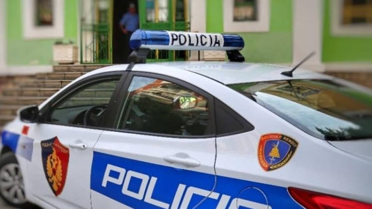 Po shembte një mur rrethues në banesën e tij, 51-vjeçari bllokohet poshtë gërmadhave! Mbërrin pa shenja jete në spital