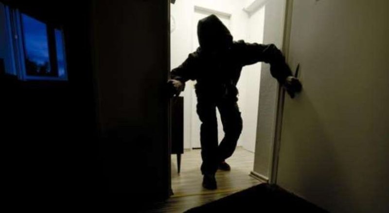 Pranga ‘hajdutit serial’ në Tiranë, grabiste para dhe celularë të qytetarëve dhe bizneseve