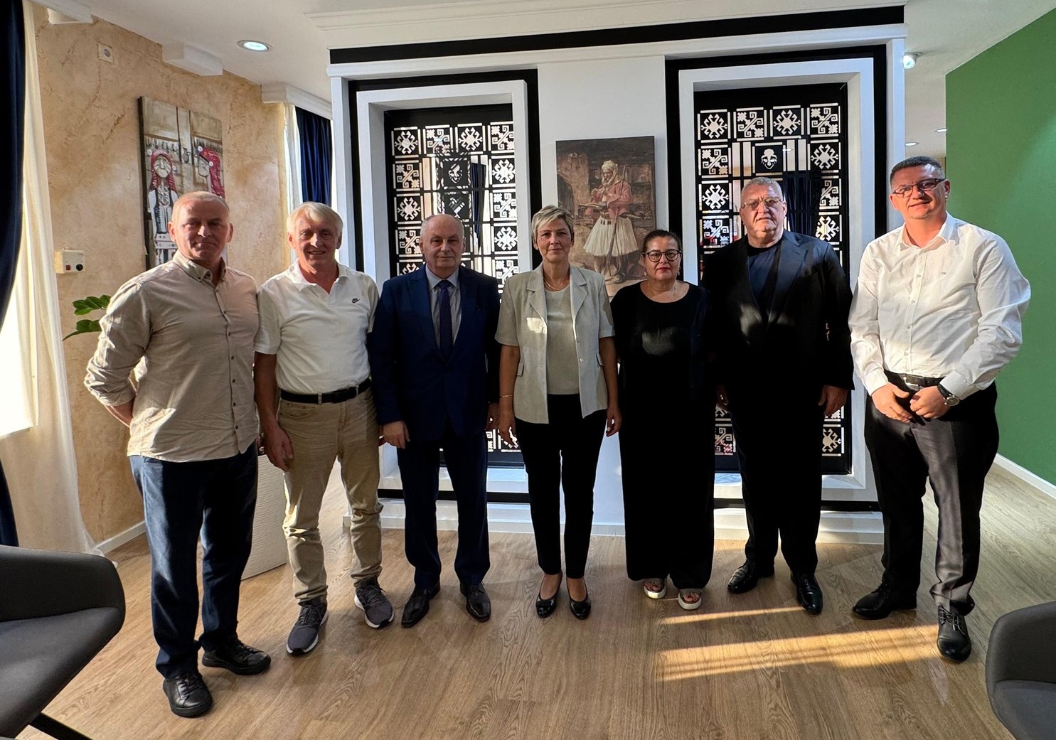 Presidenti Duka pritet në një takim zyrtar nga Kryetarja e Komunës së Preshevës