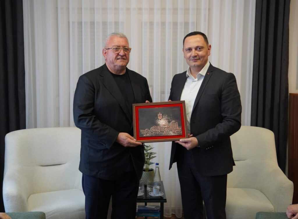 Presidenti Duka vizitë historike në Bujanoc në kuadër të turneut të futbollit në Luginën e Preshevës