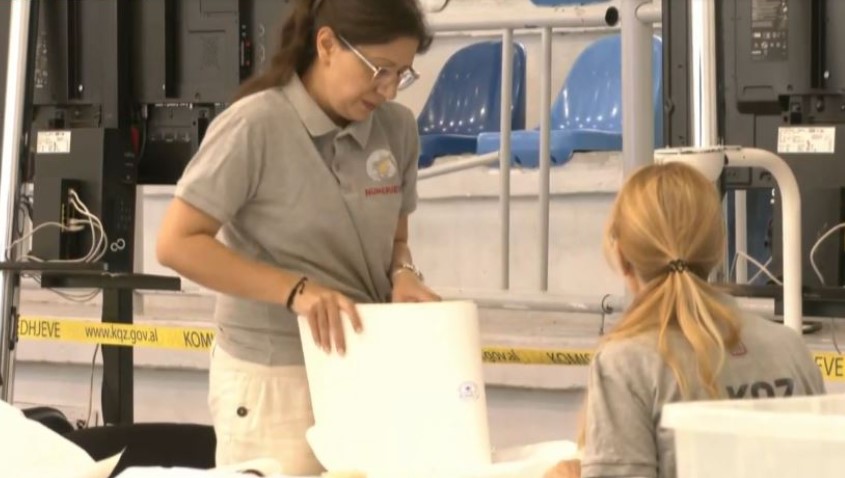 Pretendimet për “trenin bullgar”/ KQZ nxjerr blof Berishën: Elbasani i 11 majit mbetet i pandryshuar, nuk ka manipulime