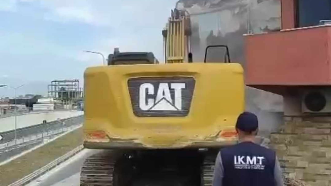 Prishja e 11 ndërtimeve pa leje, dhjetëra forca policore, inspektorë dhe fadromat e IKMT drejt Thethit