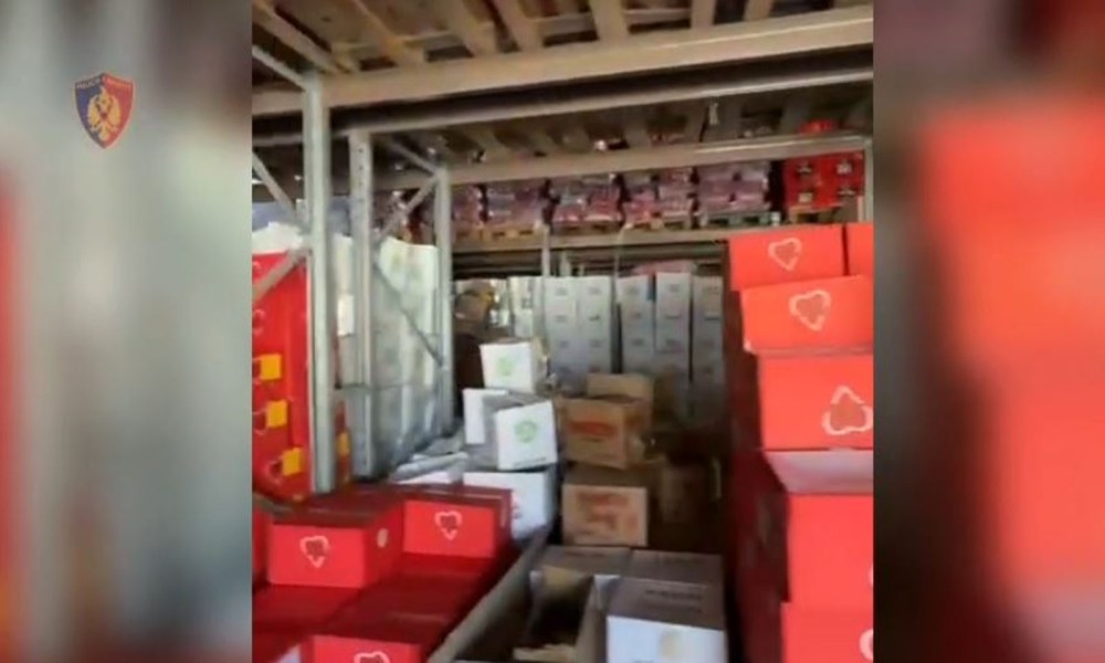 Produkteve të skaduara u ndërronin datën dhe i hidhnin sërish në treg, arrestohen pronari dhe magazinieri në Vorë