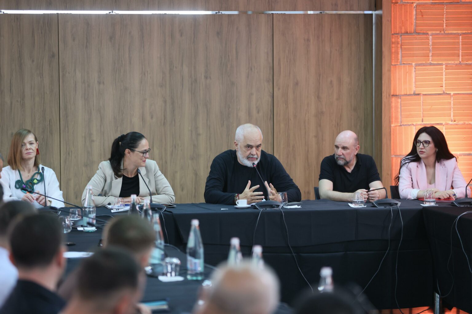 “Program me AI për të monitoruar me kamera kantieret e ndërtimit”, Rama: Territorin do ta kontrollojmë me dronë dhe satelitë