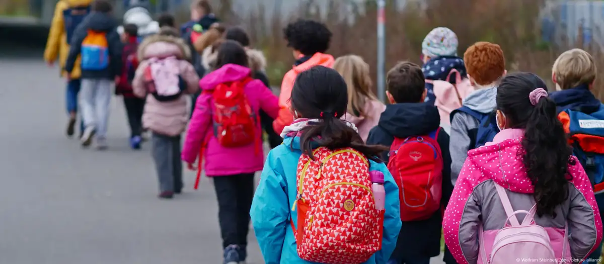 Propozimi për vendosje kuotash për nxënësit migrantë në shkollat gjermane, mes mbështetjes dhe kritikave