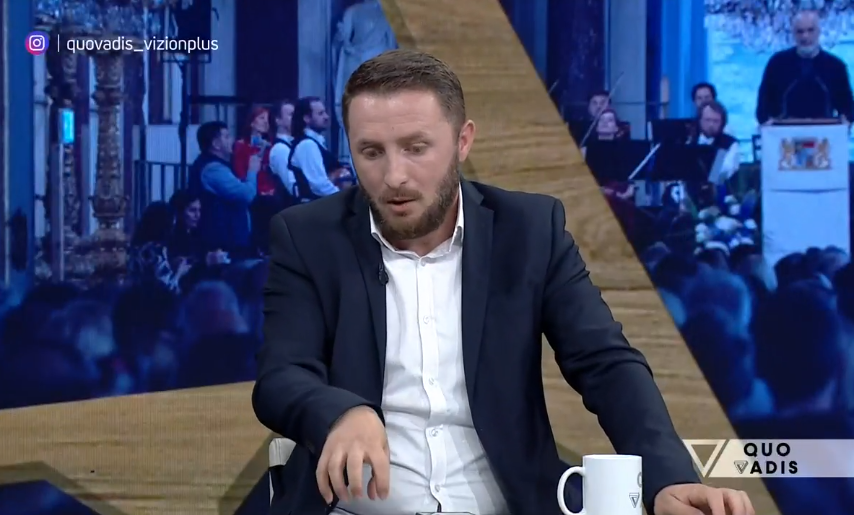 Pse gjithë ky aksion tani në verë? Gazetari: Nuk kemi parë gjë akoma, nuk dimë çfarë ka në kokë Edi Rama