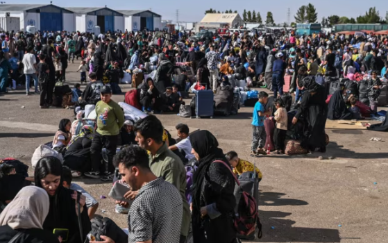 Qindra mijëra afganë detyrohen të largohen nga Irani