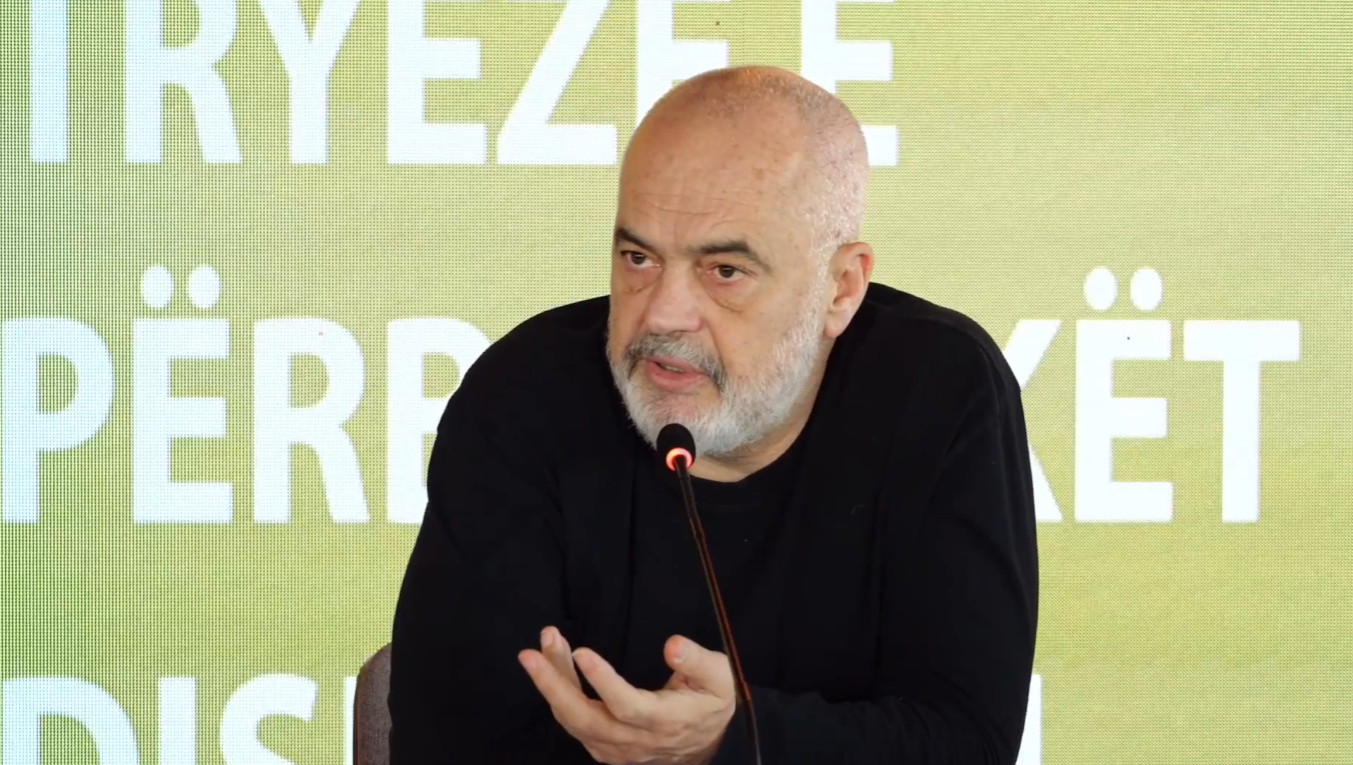 Rama kritikon kryebashkiakët: eni shkëputur nga fshati. Bëni kthesë!