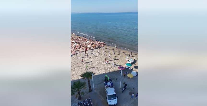 Rama ndan pamje nga aksioni për lirimin e plazheve publike në zonën e Shkëmbit të Kavajës