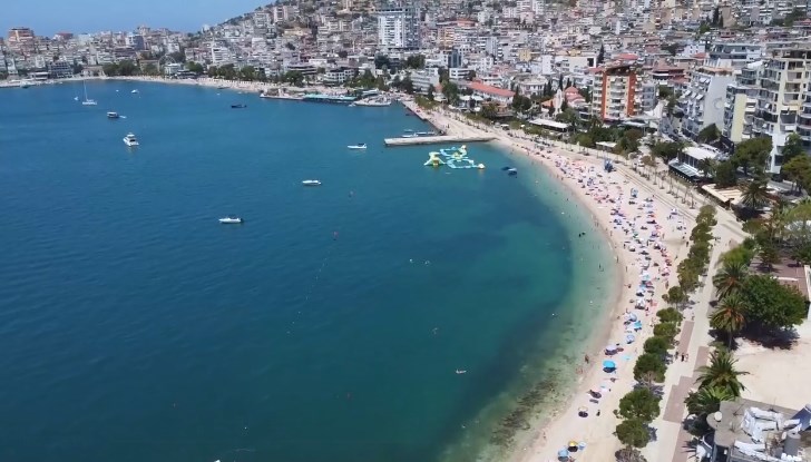 Rama: Turistë nga gjithë bota shijojnë mikpritjen dhe plazhet publike të Sarandës dhe Ksamilit