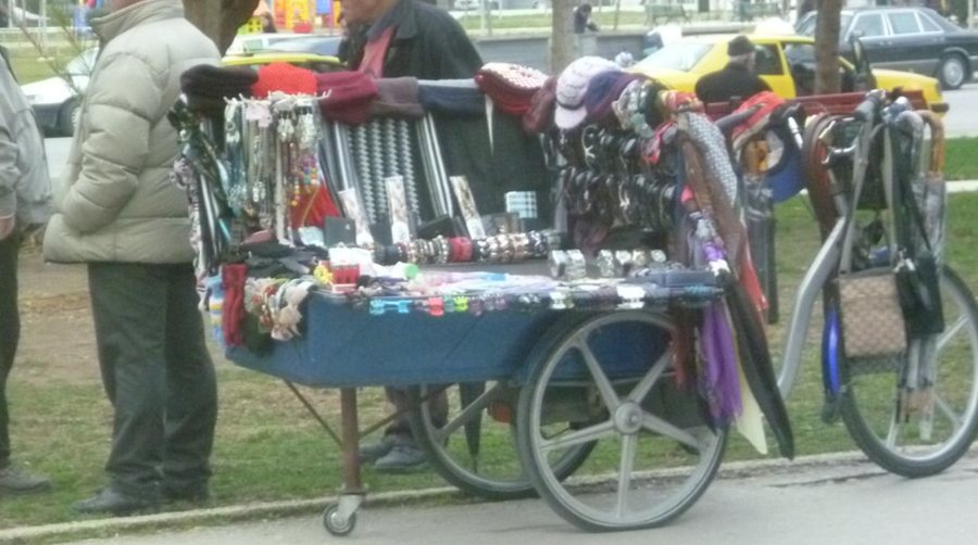 Reagojnë “Tatimet”: Tregtarët ambulantë nuk kanë detyrim për faturë apo dokumentacion tatimor