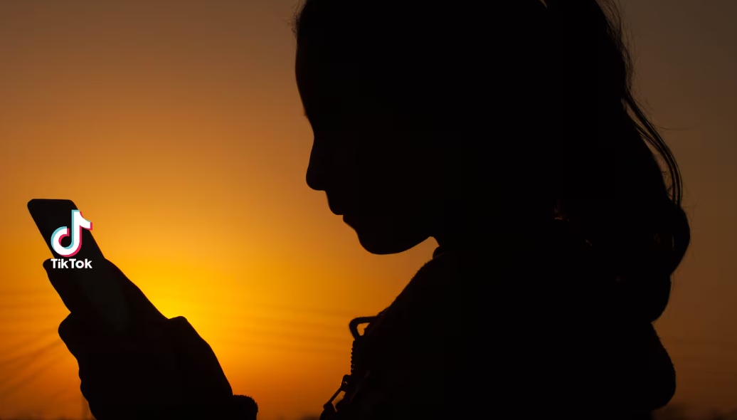 Refuzoi të mbyllte TikTok-un, babai vret vajzën 16-vjeçare në Pakistan