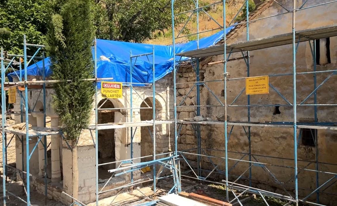 Restaurohet manastiri i vitit 1634! “Fjetja e Shën Mërisë” në Spile, nga më të veçantët në Shqipëri