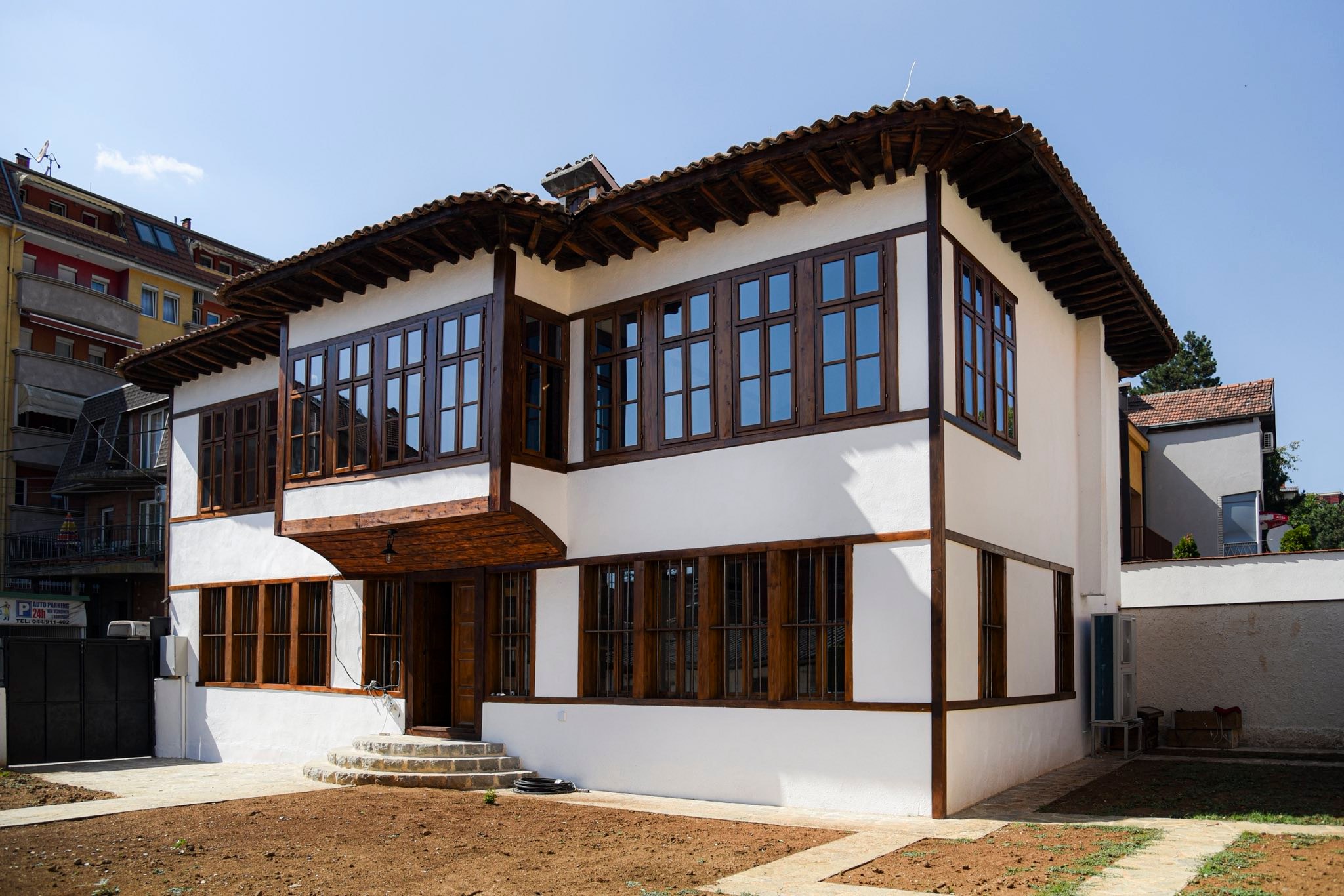 Rikthehet shkëlqimi i shtëpisë së Hyjnilerëve në Prishtinë – një perlë e trashëgimisë kulturore