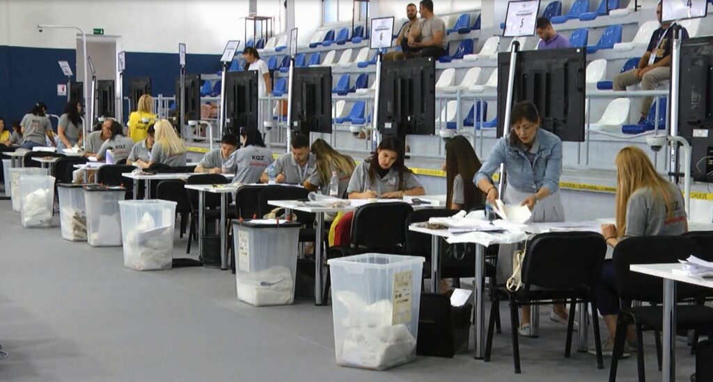 Rinumërimi në Fier, bien PD dhe “Nisma Shqipëria Bëhet”. PS shton votat