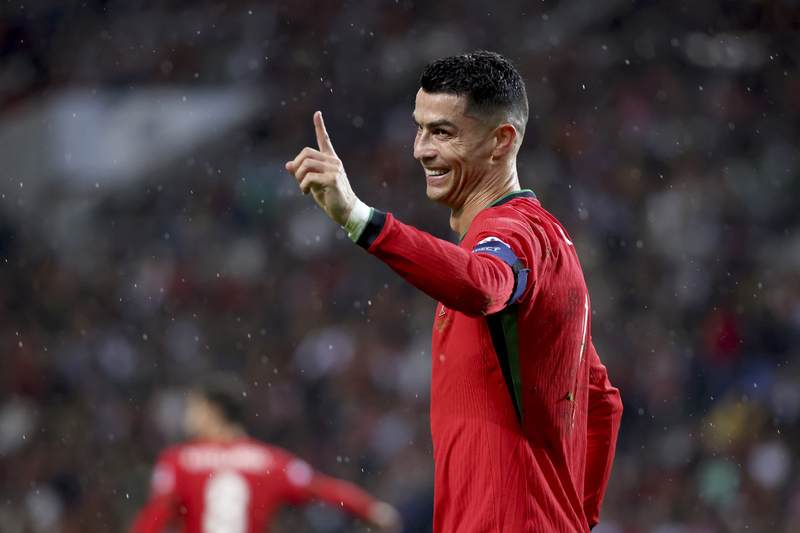 Ronaldo u bë legjendë, por ai që e zbuloi sot jeton në rrugë