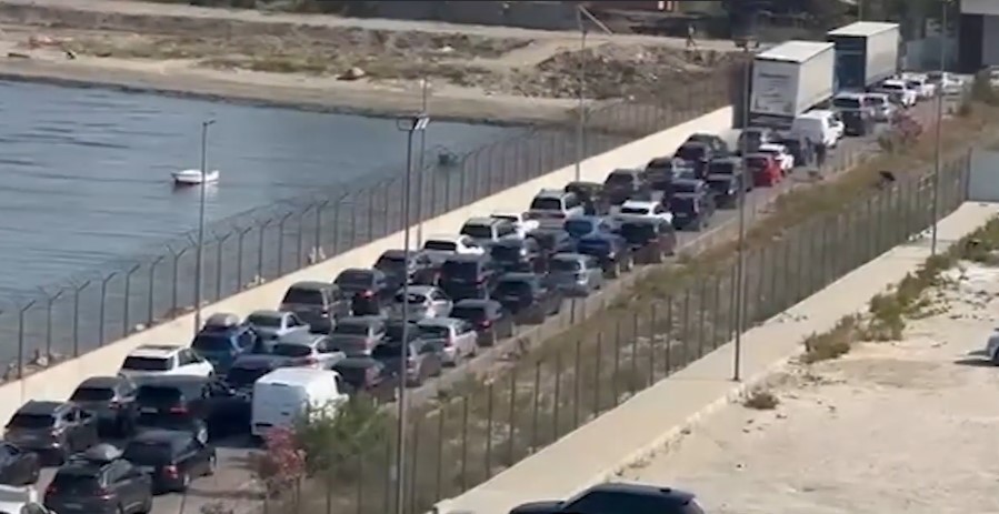 Rritet fluksi i turistëve dhe emigrantëve në Vlorë, sezoni turistik hyn në kulmin e tij