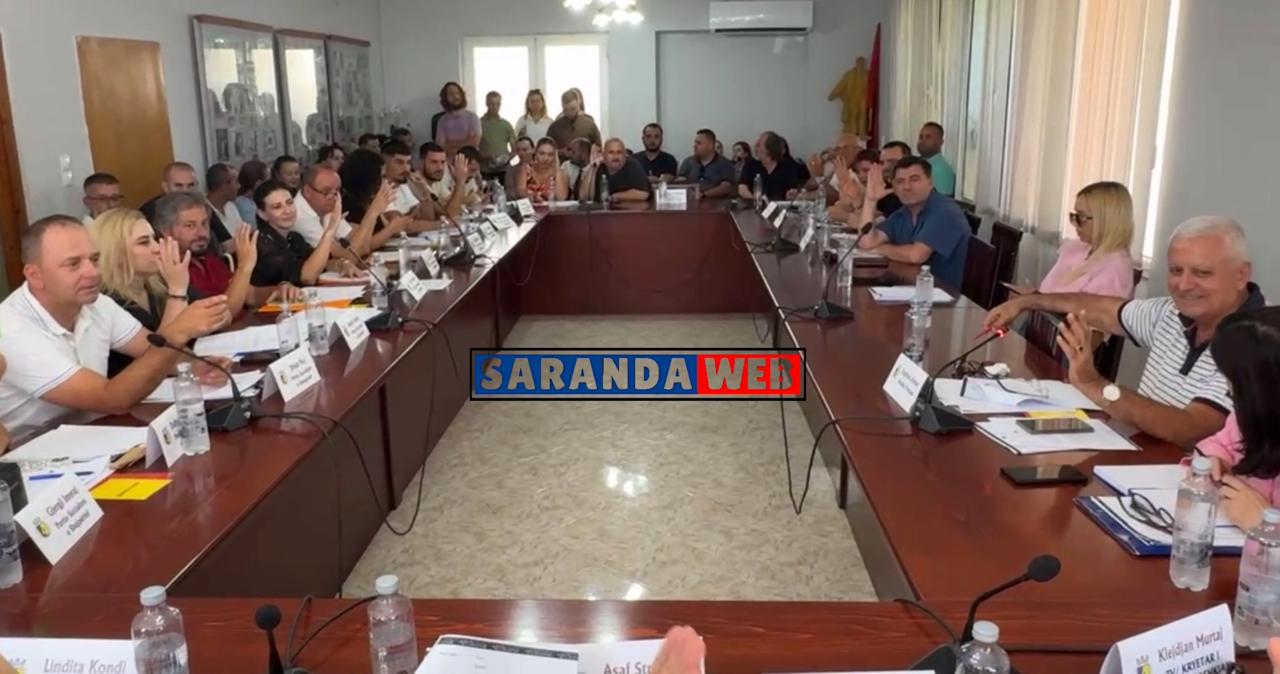 Sarandë: Të Majtë dhe të Djathtë bëhen bashkë kundër Nivicës – VIDEO