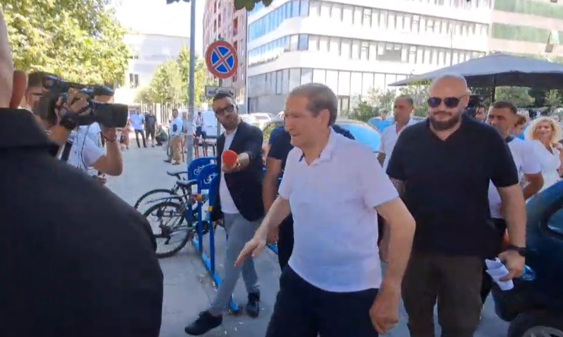 Seanca për “Partizanin”, Berisha mbërrin në SPAK