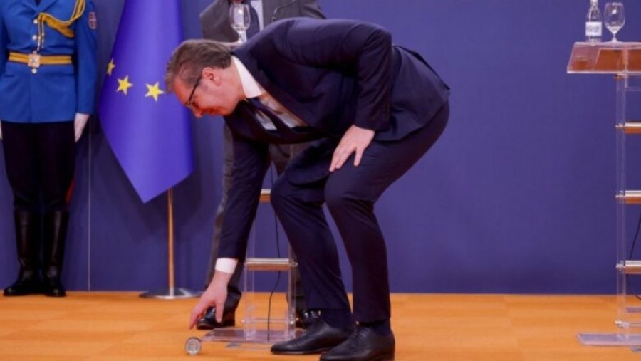 Serbi, partia e Vuçiçit bie në sondazhe, SNS do të humbte kundër ‘Listës së Studentëve’