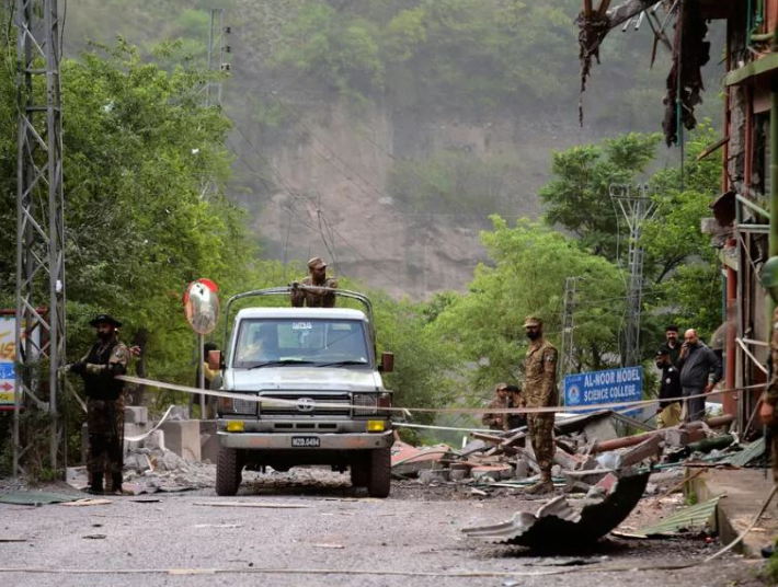 Shëmbet pallati në Pakistan, 7 persona humbin jetën