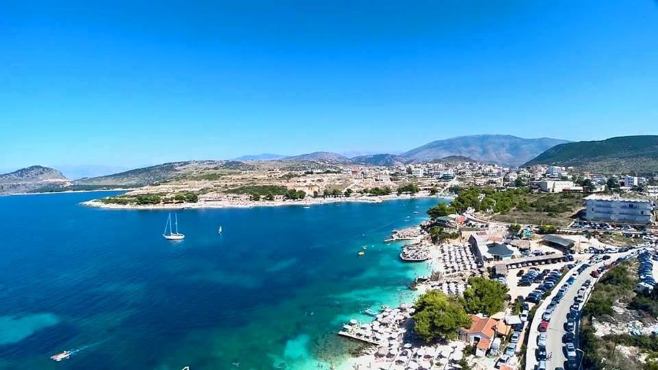 Sherri i dhunshëm në Ksamil për çadrat e plazhit, PD: Shteti duhet të marrë përgjegjësi!