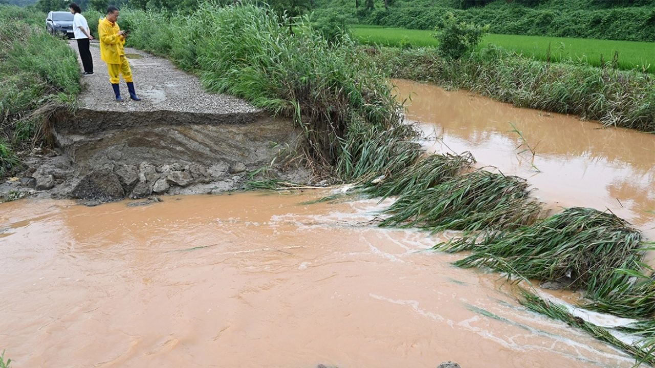Shira të rrëmbyeshëm dhe përmbytje në disa zona në Korenë e Jugut, 2 viktima dhe mijëra të evakuuar në të gjithë vendin