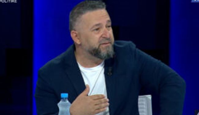 Shkarkimet masive në bashkitë e vendit/ Rezart Kthupi: Është një teatër, të them unë cfarë do të ndodhë…