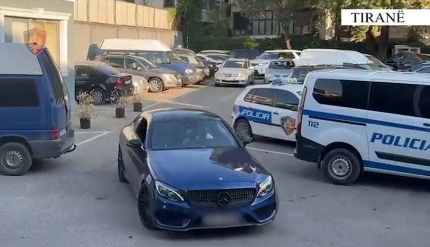 Shpërndanin kokainë me makinë luksoze, arrestohen dy të rinjtë në Tiranë