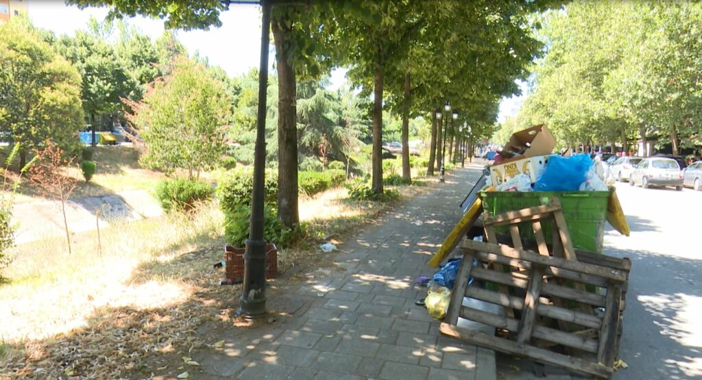 Shqipëria aspiron anëtarësimin në BE, por Tirana është kthyer në kosh mbeturinash