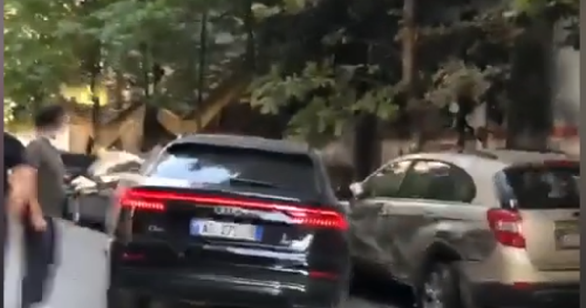 Shqiponja i vihet pas ‘Audi Q8’, përplasen 3 makina! Miku i ‘Sanços’ në pranga, tjetri ikën, armën e hodhën