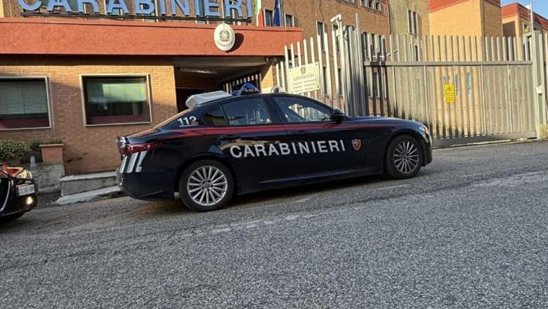 Shqiptari kthehet i dehur dhe terrorizon familjen/ Karabinieri plagoset duke u përpjekur që ta ndalonte