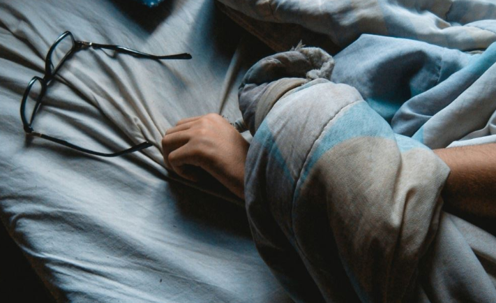 Si ndikon vapa te gjumi?