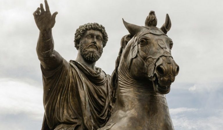 Si t’i menaxhojmë emocionet? / Këshilla të dobishme që na la Mark Aureli