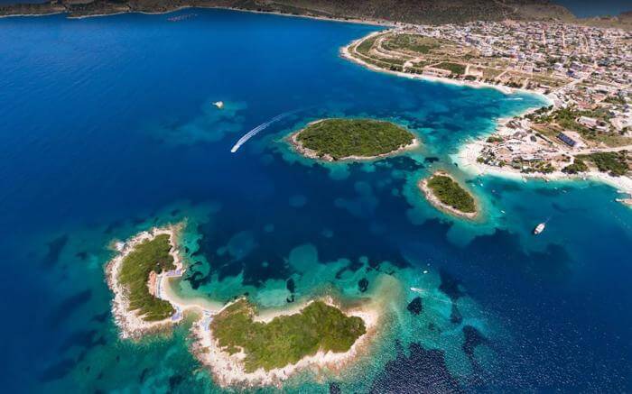 “Si Viaggia”: Ishujt e Shqipërisë ujëra të kristaltë, relaks dhe histori