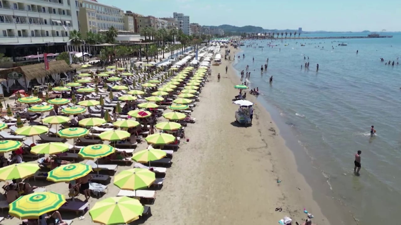 Siguria në plazhe… Pushuesit të shqetësuar për mungesën e rojeve të sigurisë për të evituar tragjeditë