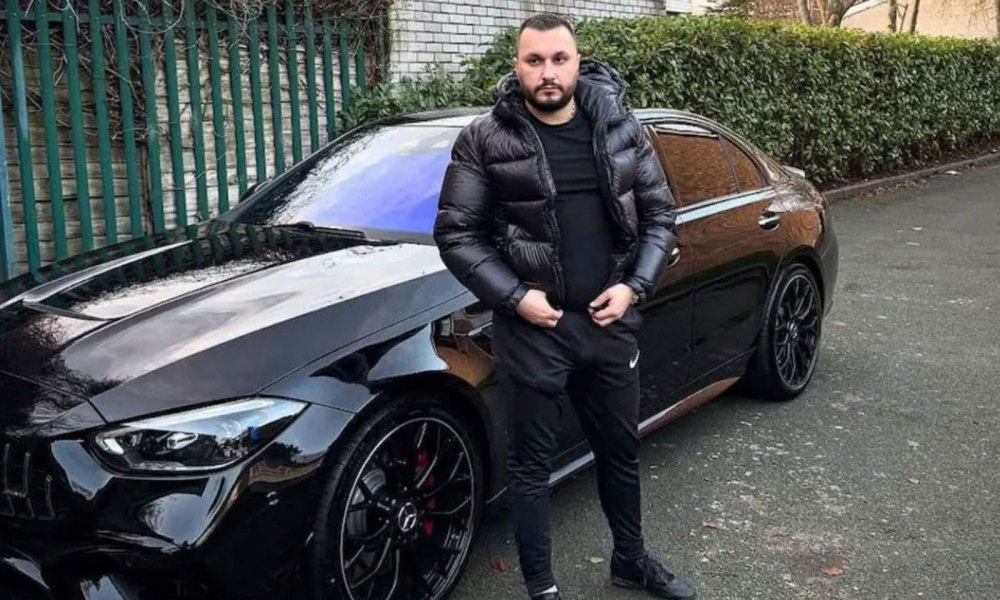 Skifteri nga Lezha mburret me makinën/ Daily Telegraph: Mercedezi tij kushton 80.000 paund