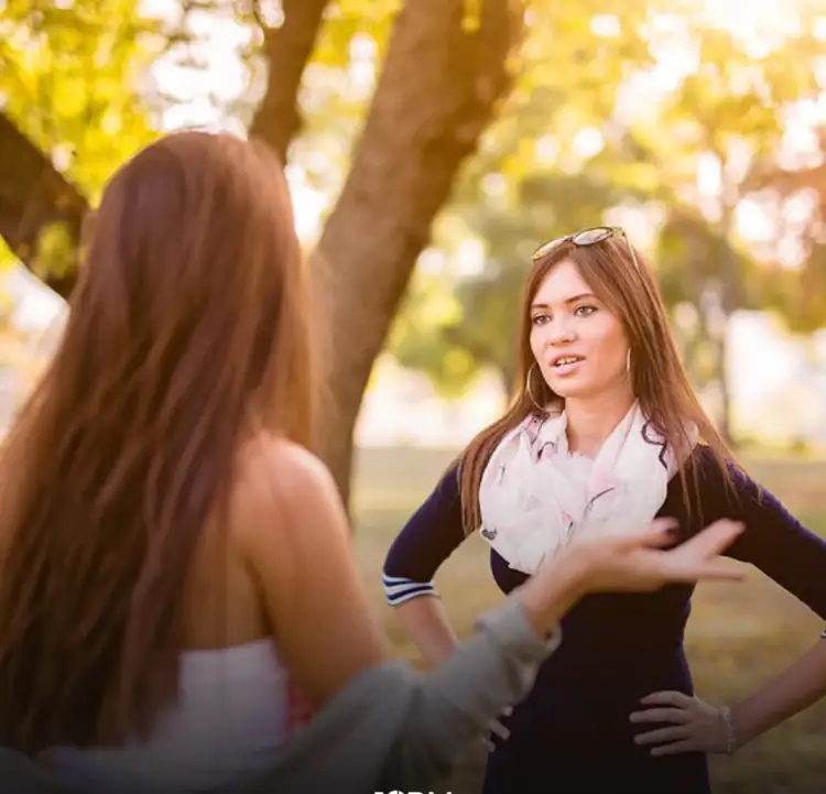 Studimet thonë se motra mund të jetë arsyeja pse ke ankth (dhe ndoshta edhe depresion)