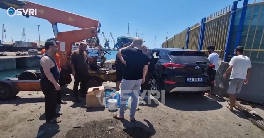 SYRI TV/ 9 marinarë të bllokuar në portin e Durrësit, nuk lejohen të ikin jashtë Shqipërisë