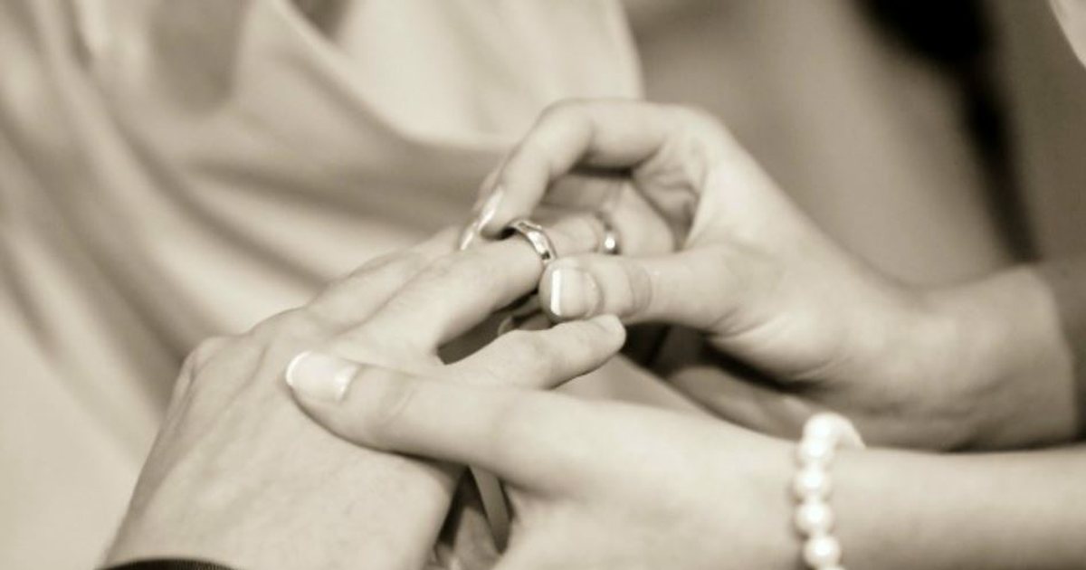 Taksë për beqarët nxit debate në Maqedoninë e Veriut