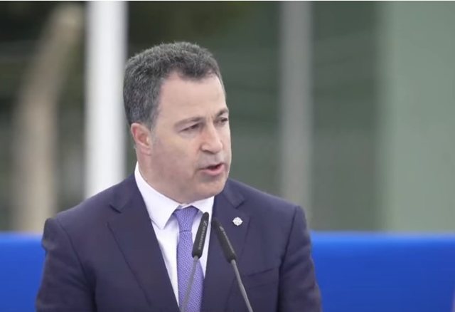 “Të ecim përpara”, Peleshi paralajmëron PS-në: Nuk do ta pengojmë ëndrrën europiane për hatër të axhendës së opozitës