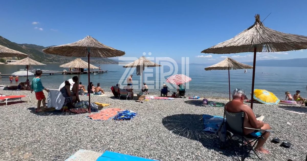 Te Uçkat, si dikur/ Plazhi 100-vjeçar në Pogradec, vendasit nuk e braktisin