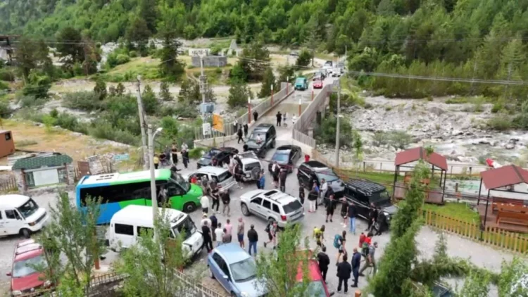 Tensione në Theth, banorët përplasen më IKMT – Hidhet molotov