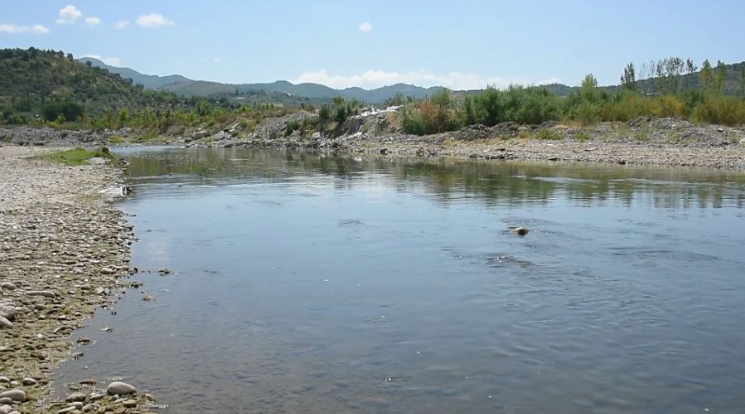 Tragjedi në Elbasan, vëllezërit e mitur mbyten në lumin Shkumbin