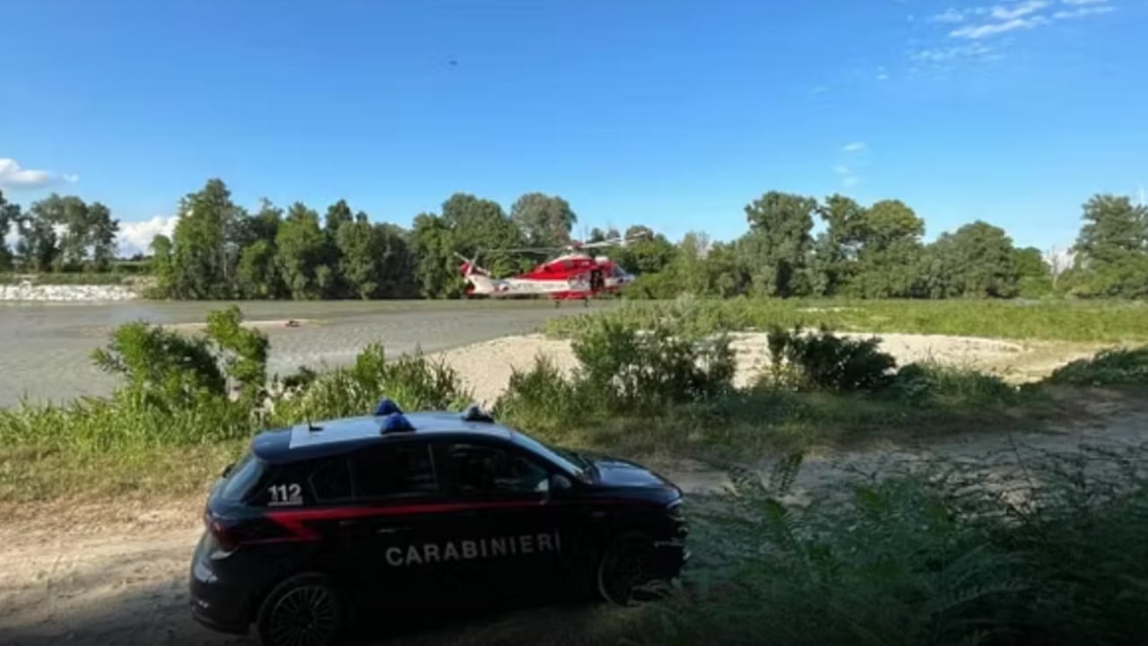 Tragjike në Itali! U ngjit në një shpat për të bërë ‘selfie’ me shoqet e saj, 15-vjeçarja vdes pas i bie shkëmbi sipër